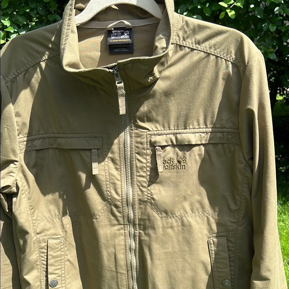 🫒Like New Olive Camio Jacket by Jack Wolfskin | Lightweight | NWOT Men’s Small